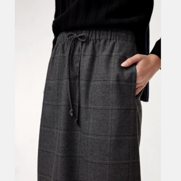✨HOST PICK✨ Aritzia The Group by Babaton Jimmy Tie Waist Skirt - Grey Plaid - Picture 4 of 10